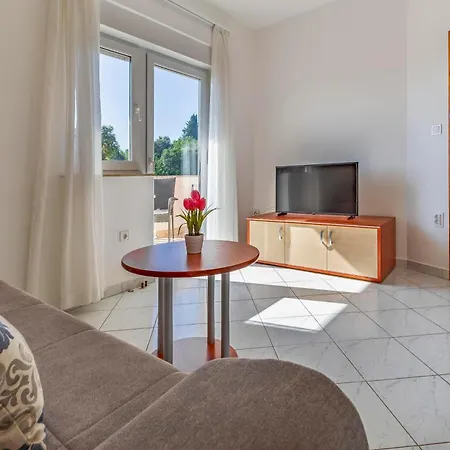 Apartman Rocco 1 *