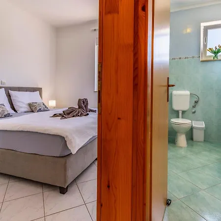 Rocco 1 Apartman *