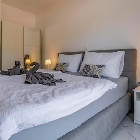 Rocco 1 Apartman *