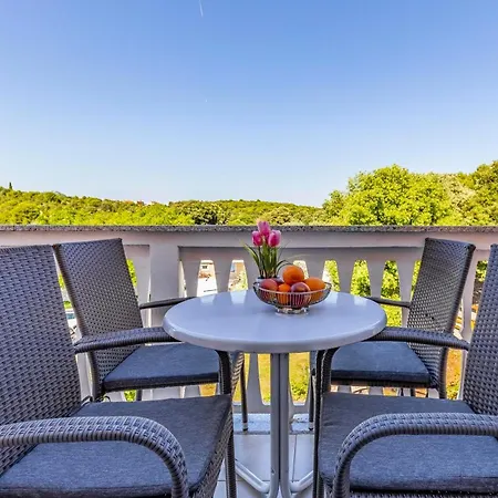Apartment Rocco 1 *