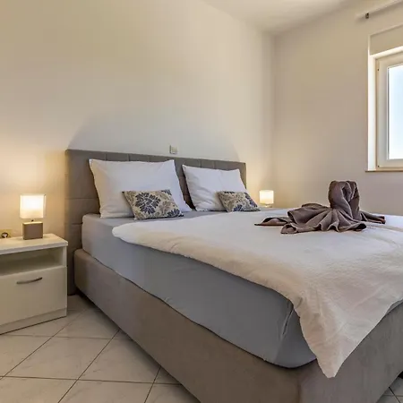 Apartment Rocco 1 Banjole