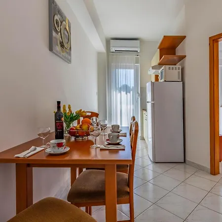 Appartement Rocco 1 *