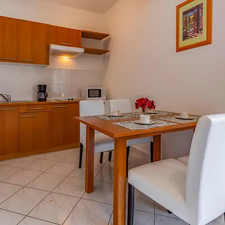 Apartment Rocco 1 *
